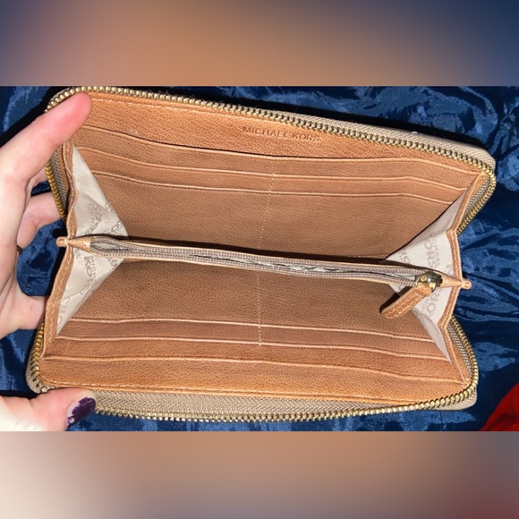 Michael Kors Brown Leather Wallet Wristlet - Picture 3 of 3